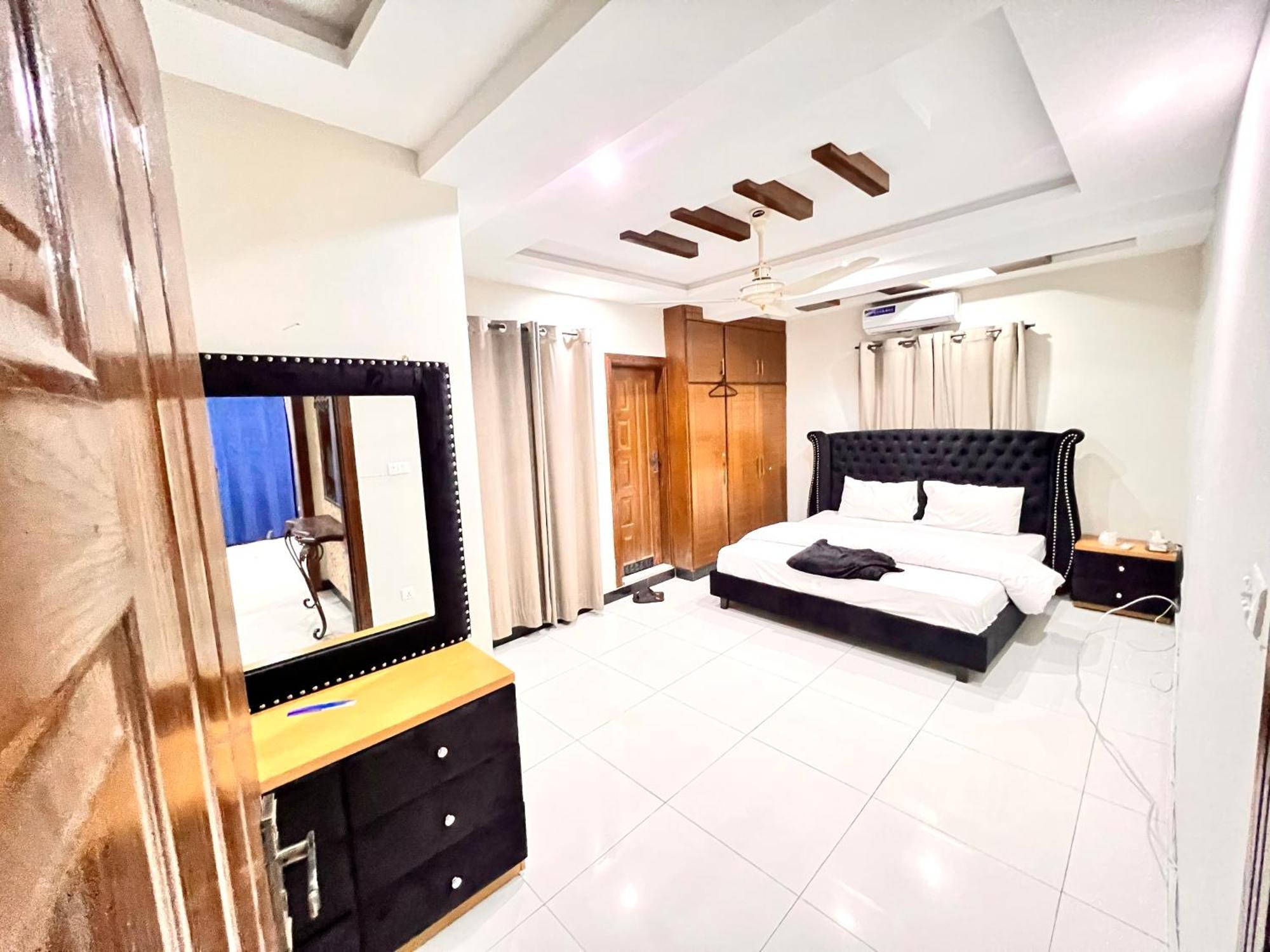 Luxury Apartment Hotel Islamabad Eksteriør billede